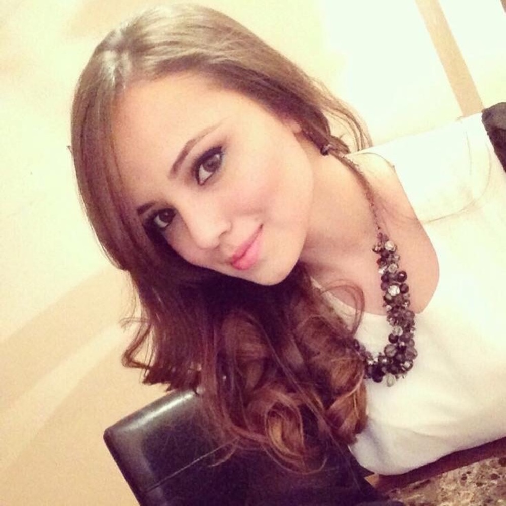 Meet your Posher, Dayana